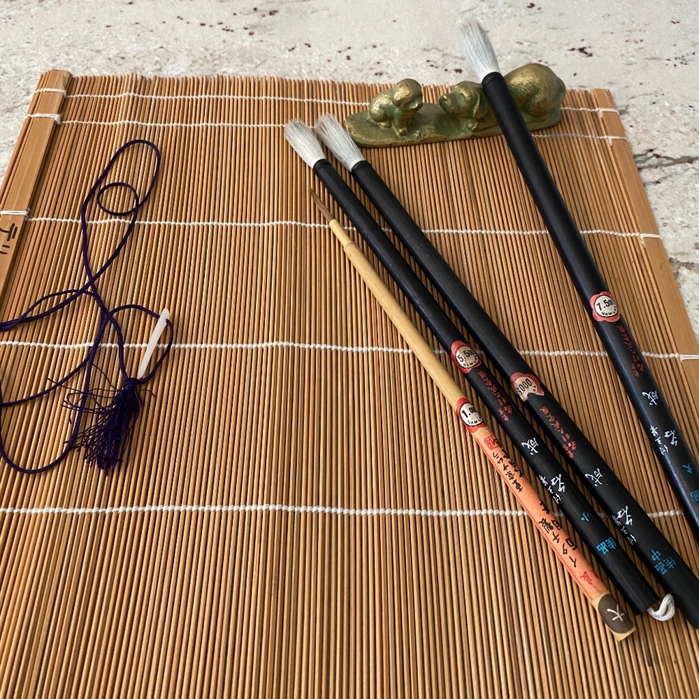 Suibokuga/Sumi-e Ink Painting Brushes, Bamboo Roll-Up Holder & Metal Brush Rest